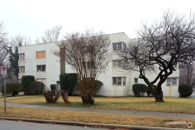 Building Photo - Eugene Apartments