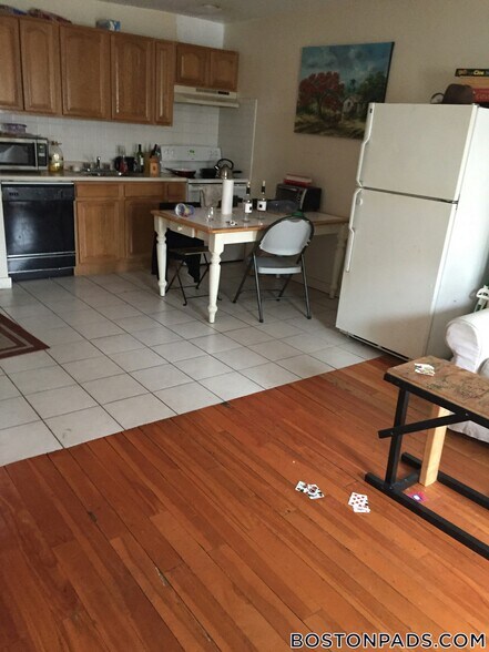 Building Photo - 104 Hammond St