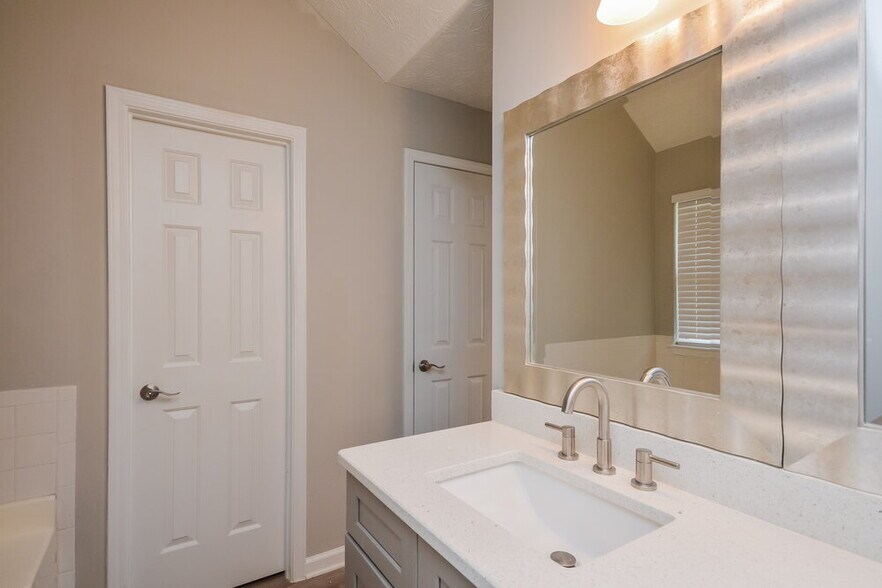 Building Photo - 5476 Perching Pl