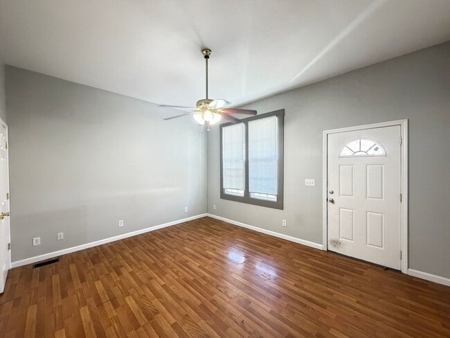 Building Photo - Beautiful Maintained 2 Bed and 1 Bath Shotgun House!