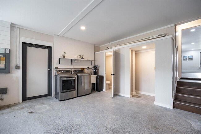 Building Photo - 12756 Poinsettia Ave