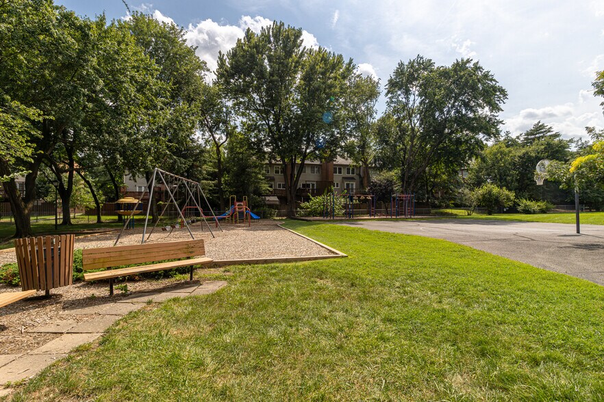 Building Photo - 6558 Gildar St