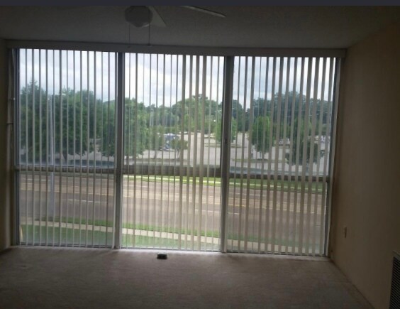 Building Photo - 3080 Walnut Grove Rd