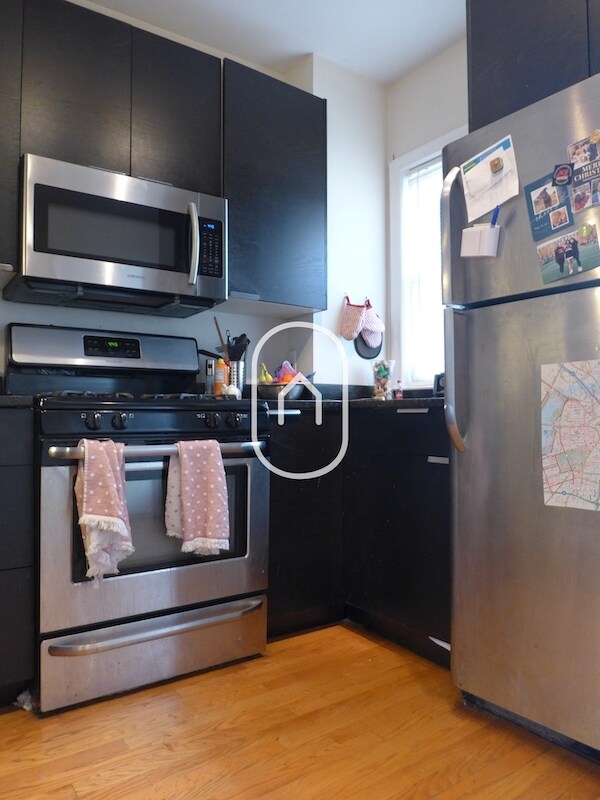 Building Photo - 15 Shepherd Ave