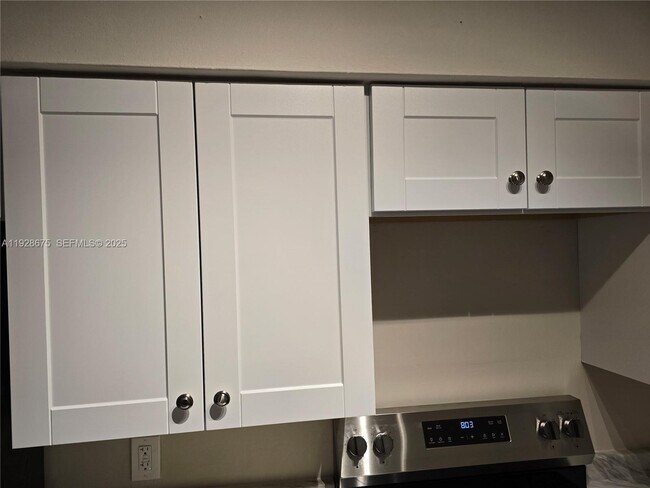 Building Photo - 835 Lenox Ave.