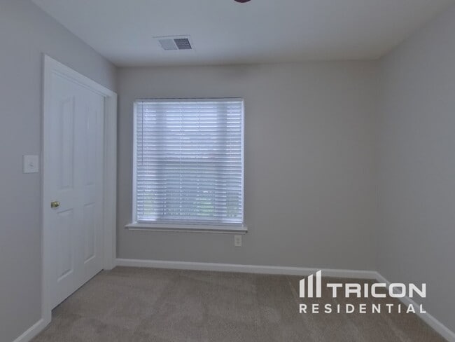 Building Photo - 2104 Gold Nugget Dr