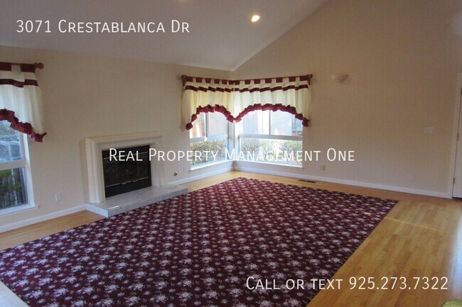 Building Photo - 3071 Crestablanca Dr