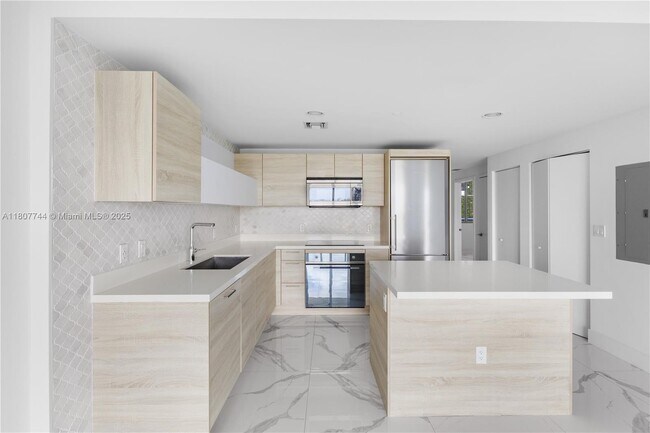 Building Photo - 16385 Biscayne Blvd