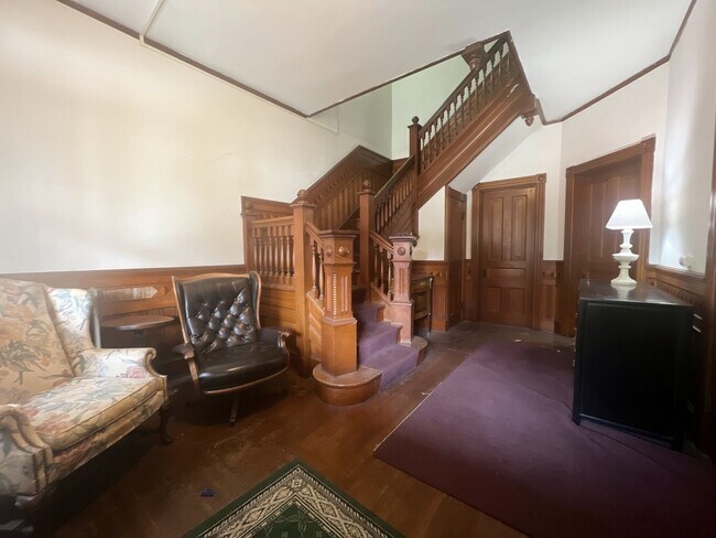 Building Photo - 1349 Washington St