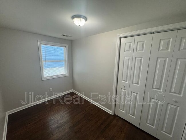 Building Photo - 1370 Clermont Ave
