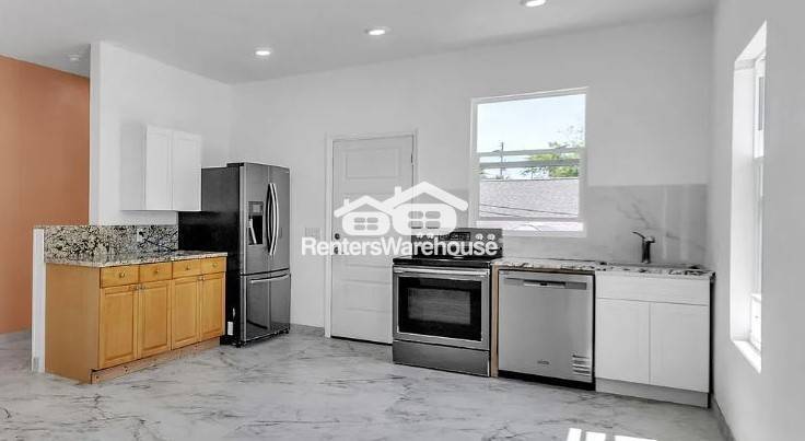 Building Photo - 528 Wideview Ave