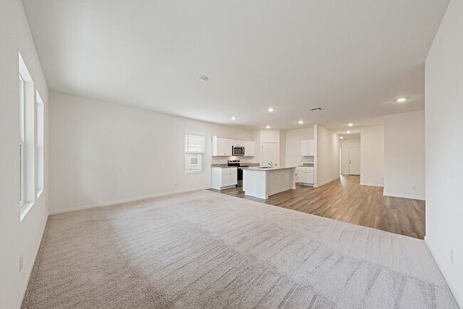 Building Photo - 6028 Pearl Mdw