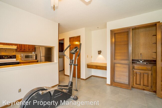 Building Photo - 3 br, 2 bath House - 1810 W 64th St