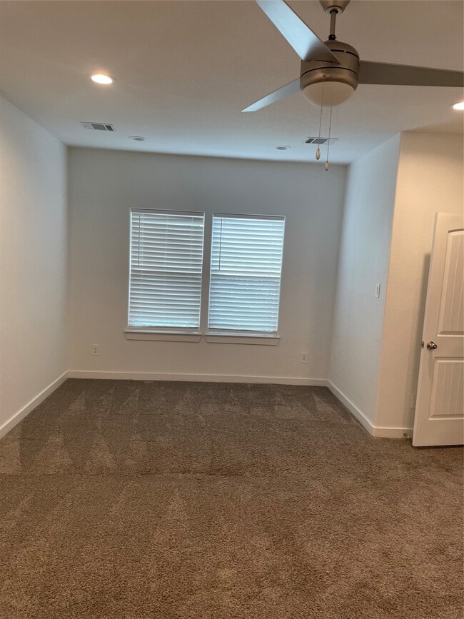 Building Photo - 5314 Longmeadow St