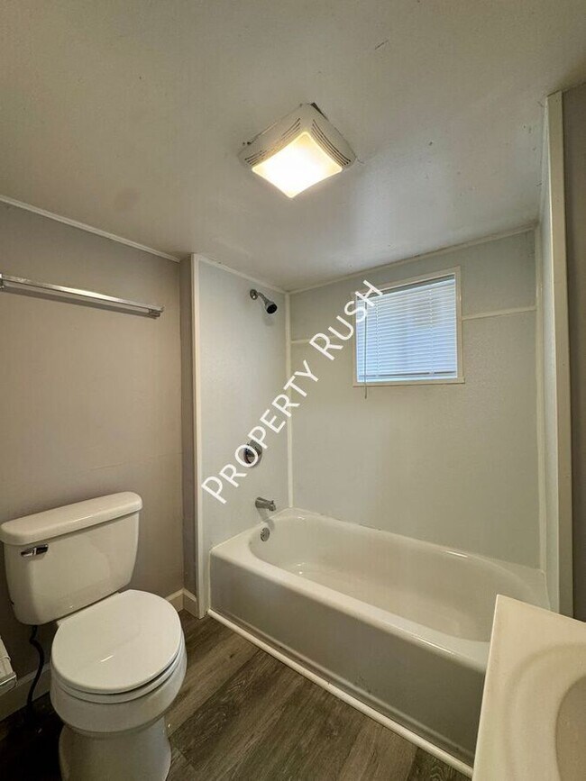 Building Photo - 3805 Alton Park Blvd