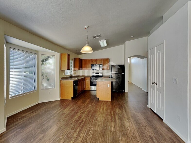 Building Photo - 5718 W Orchid Ln