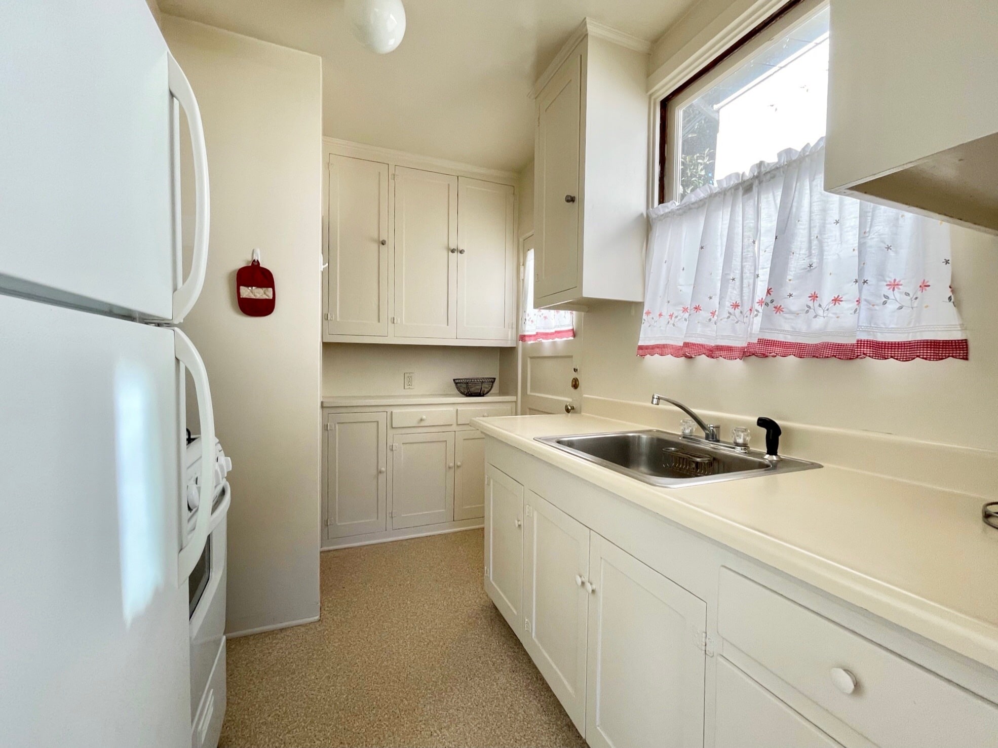 Kitchen 1 of 2 - 1742 Allston Way