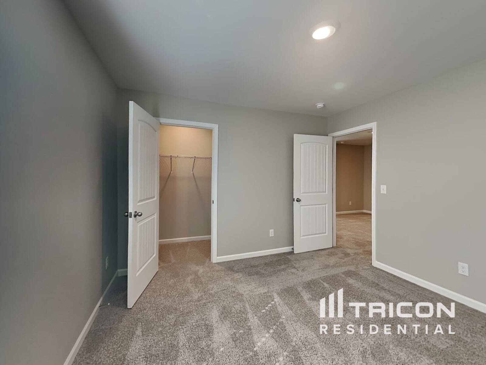 Building Photo - 7249 Sunny Parks Dr