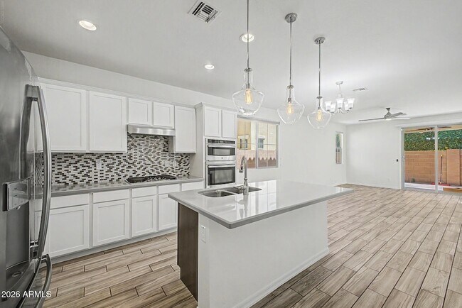 Building Photo - 1575 W Marlin Dr