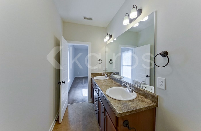 Building Photo - 464 White Oak Cir