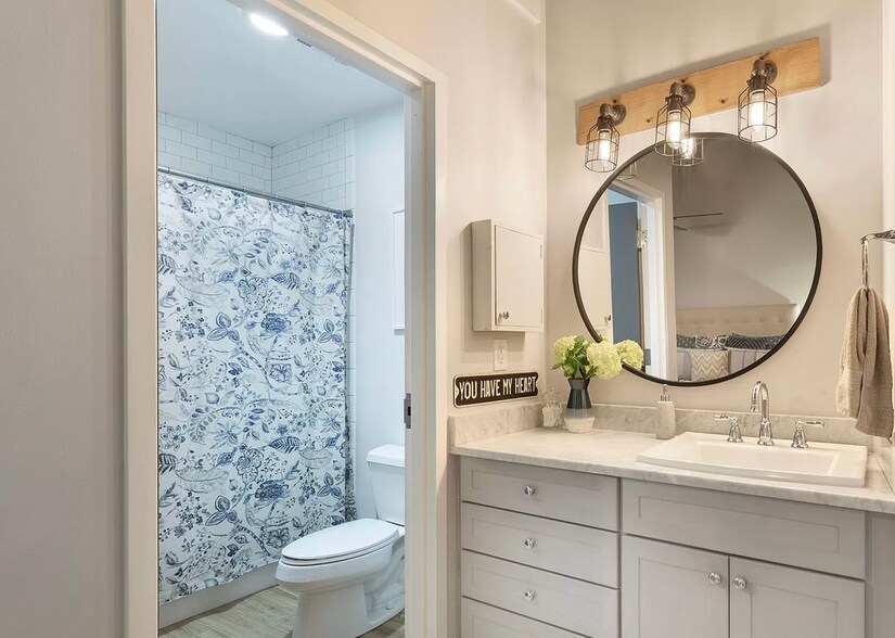 bathroom - 640 Glen Iris Dr NE