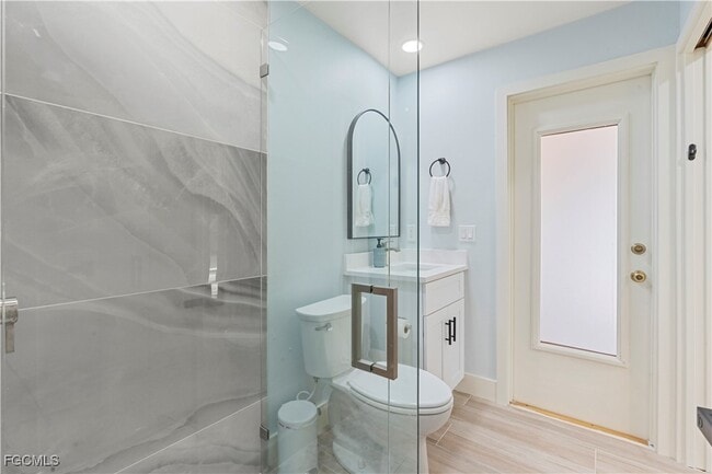 Building Photo - 2412 La Salle Ave