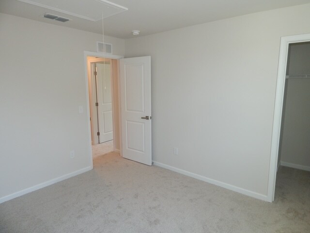 Building Photo - 633 Coopers Ml Dr