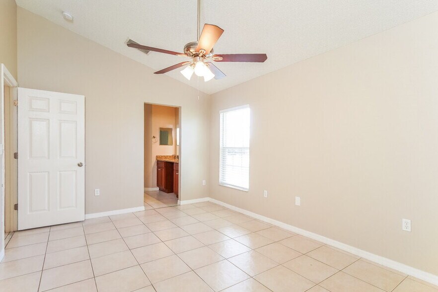 Building Photo - 2843 Berkshire Cir
