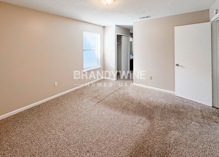 Building Photo - 11525 Birch Forest Cir E