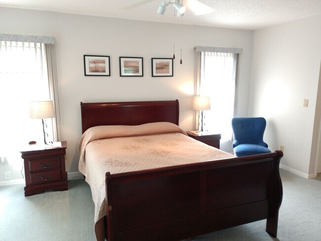 Building Photo - Seasonal Short-Term Single-Family Home located in Meadow Run at Jacaranda!