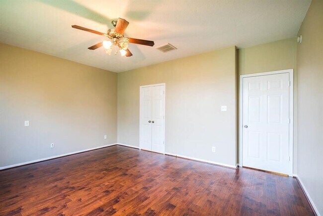 Building Photo - 11314 Sandermeyer Dr