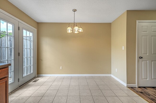 Building Photo - 132 Amanda Ln