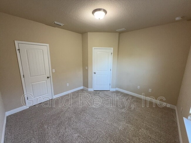 Building Photo - 4818 Dupont Cir