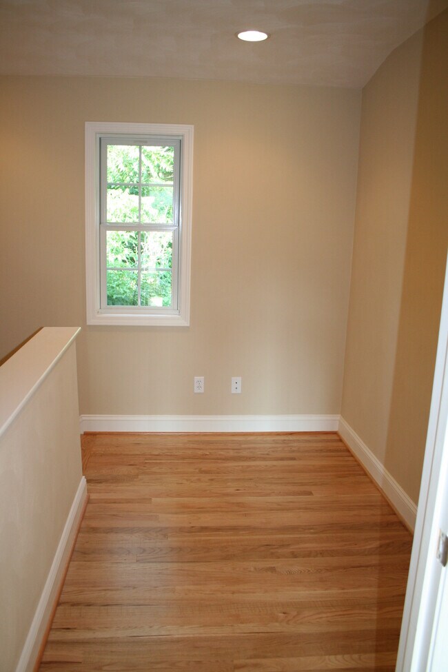 Building Photo - 505 Green St