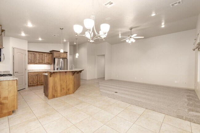 Building Photo - Single family with views and covered patio.