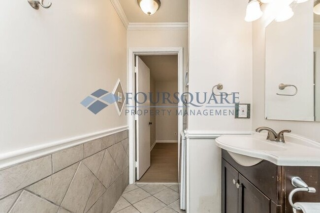 Building Photo - FRESHLY UPDATED CONDO in a PRIME RALEIGH LOCATION! 2 Bed w/ 2 en suite Bathrooms
