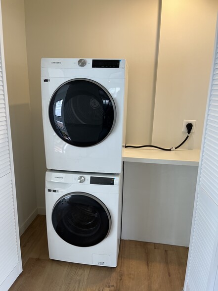 Building Photo - 31 Hermosa Ave