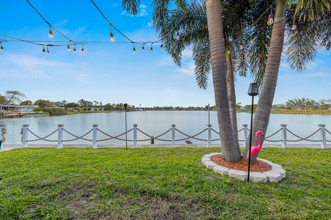Enjoy endless waterviews from your private fenced back yard - 1741 NW 39th St