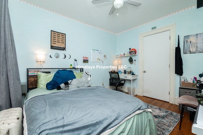 Building Photo - 448 Park Dr