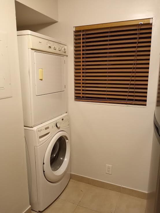 Building Photo - 512 Gardens Dr