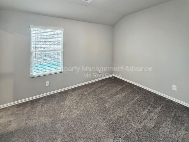 Building Photo - 615 Tribble Dr