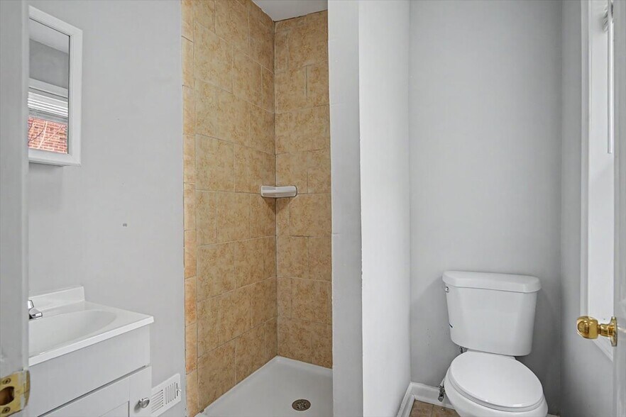 Building Photo - 203 N DuPont St