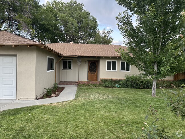 Building Photo - 453 Grandview Dr