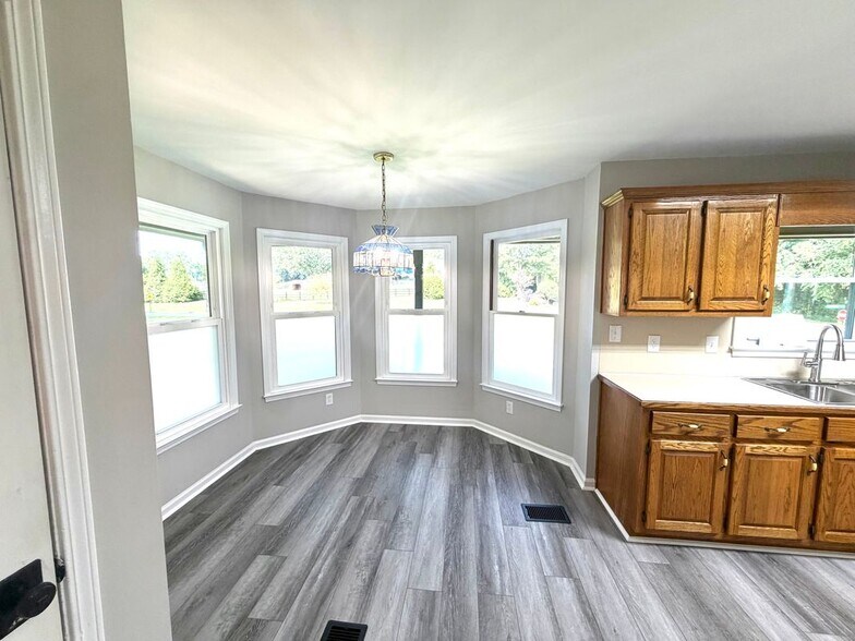 Building Photo - 3603 Ryans Bluff Dr