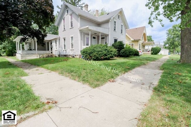 Primary Photo - 603 1/2 N Van Buren St.