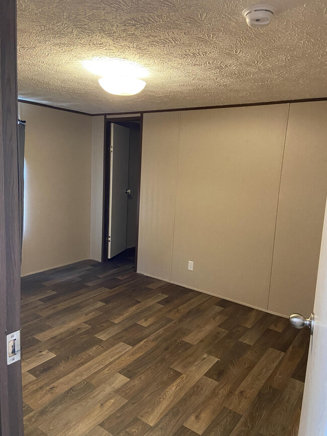 Building Photo - 226 Stinson Dr
