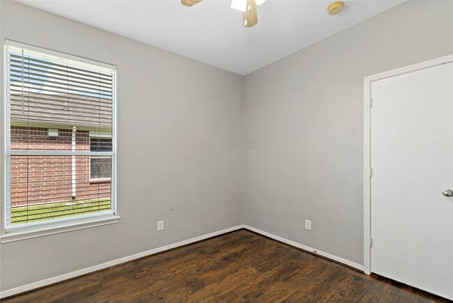 Building Photo - 5425 Jefferson St