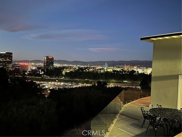 Building Photo - 3323 Ione Dr