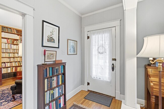 Building Photo - 303 Westwood Ave