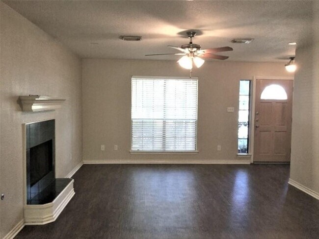 Building Photo - 7111 Nickaburr Creek Dr